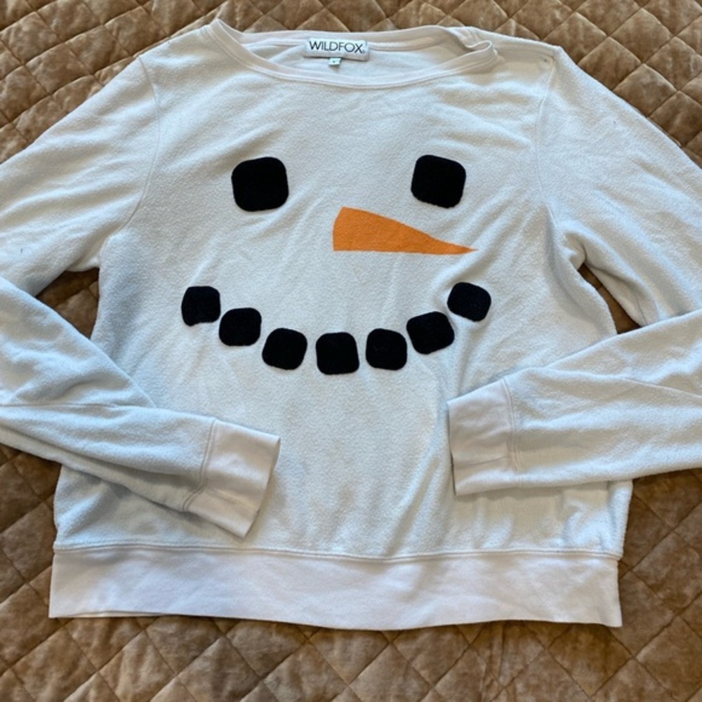 WILDFOX snowman face sweatshirt! Not too thick/not too thin! Zoom in for details